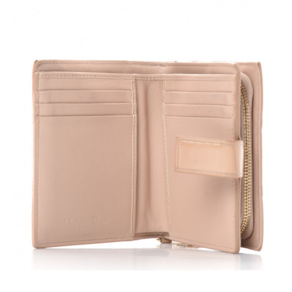 Christian Dior Lady Dior Patent cannage leather eden wallet. - Picture 2 of 13